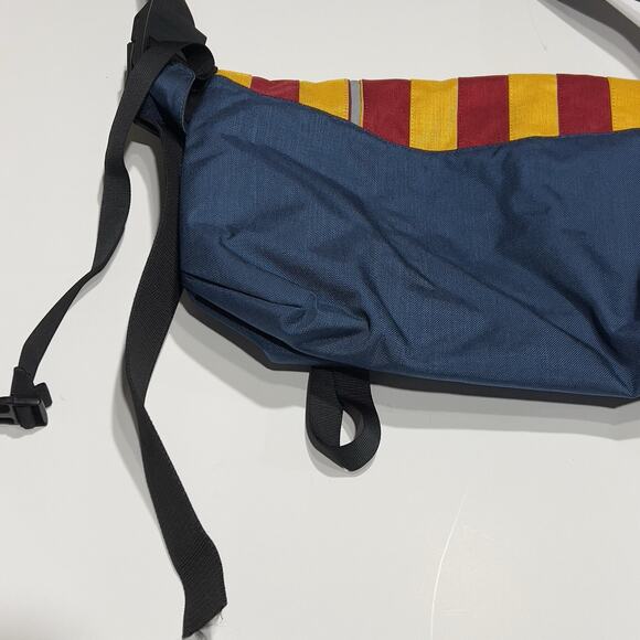 Crumpler Barney Rustle Blanket Messenger Bag 17x11 Red Yellow Blue Shoulder Bag - Picture 5 of 8